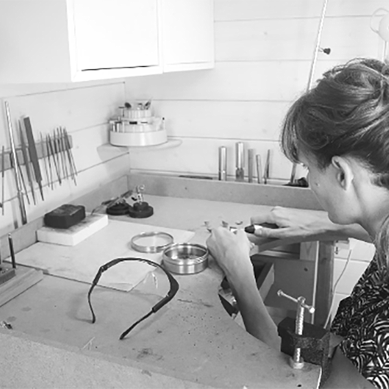 Fn o Co. i sin ateljé.