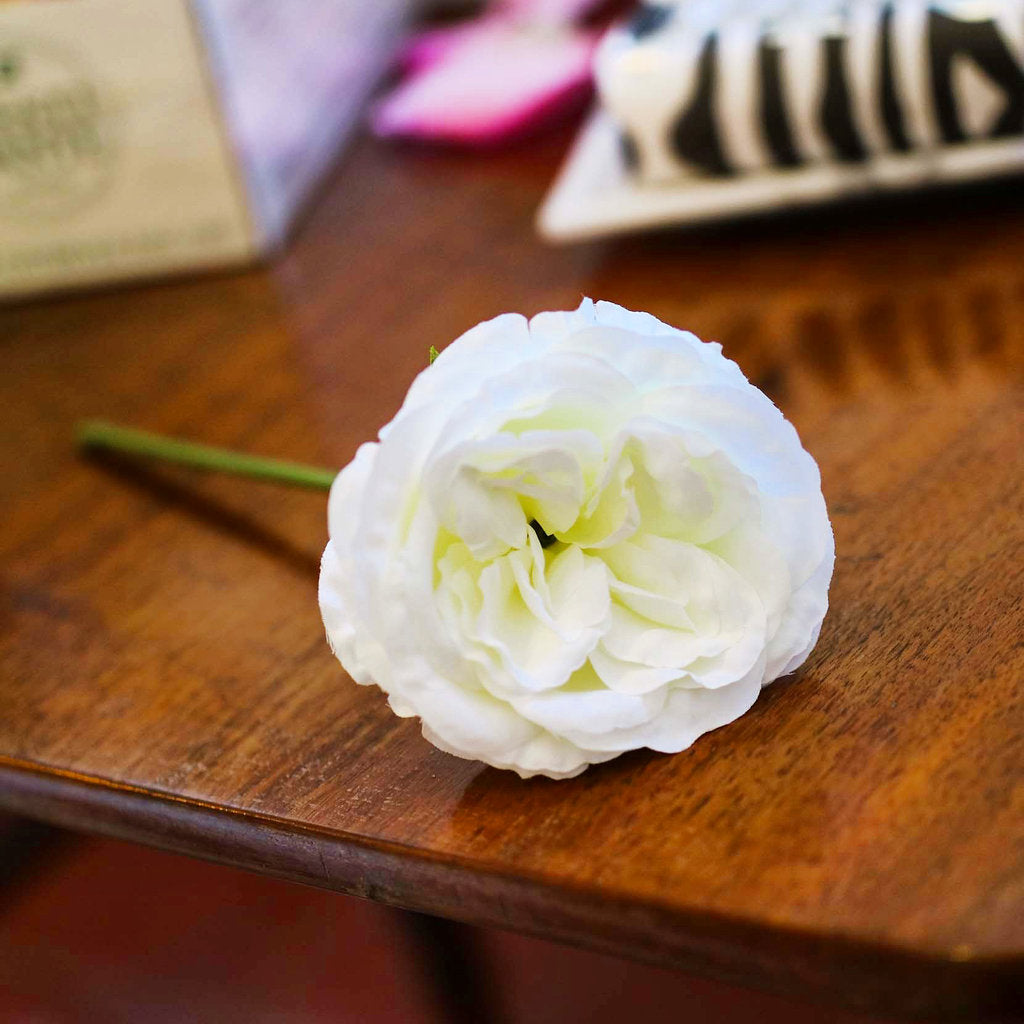 Detalj av konstgjord blomma, Ros