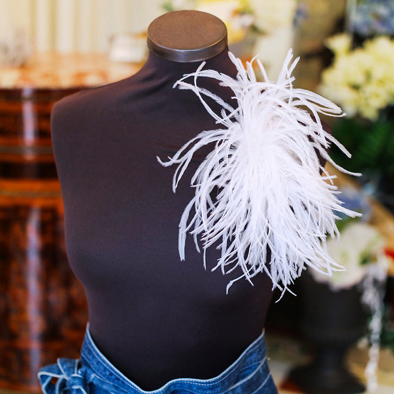 Brosch Strutsfjäder Vit