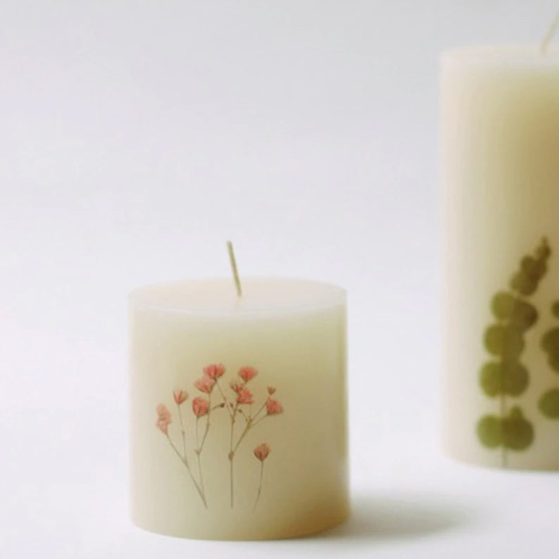 Klistermärke, pressade blommor i form av rosa Brudslöja