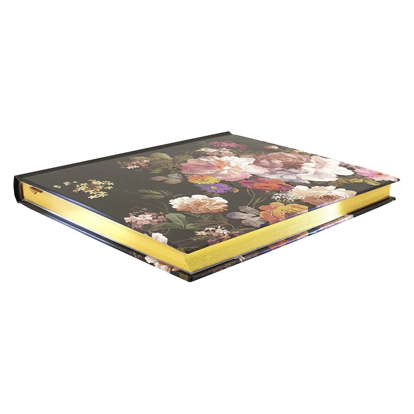 Anteckningsbok med blommor på utsidan