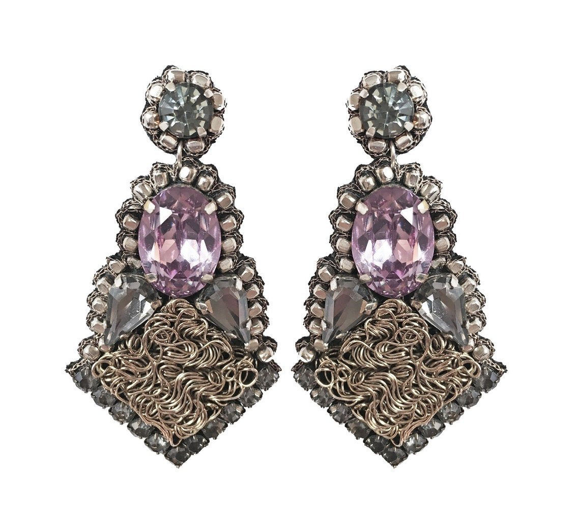 Stora öränge med glaskristaller