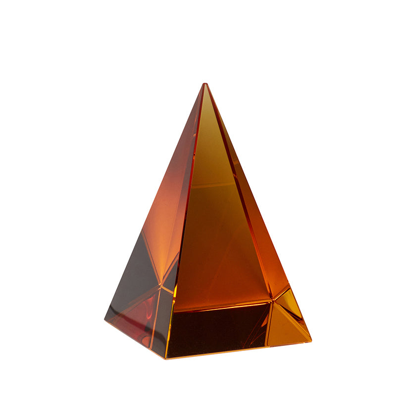 Pappersvikt i brunt glas i form av en trekant